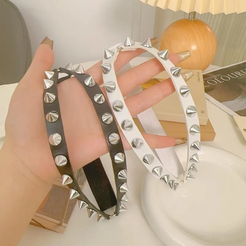 Double Row Cone Spike Leg Gart - Garter Belt Set のレビューと価格
